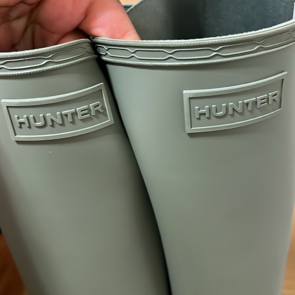 Hunter Green Rain Boots size 6 - Picture 5 of 7